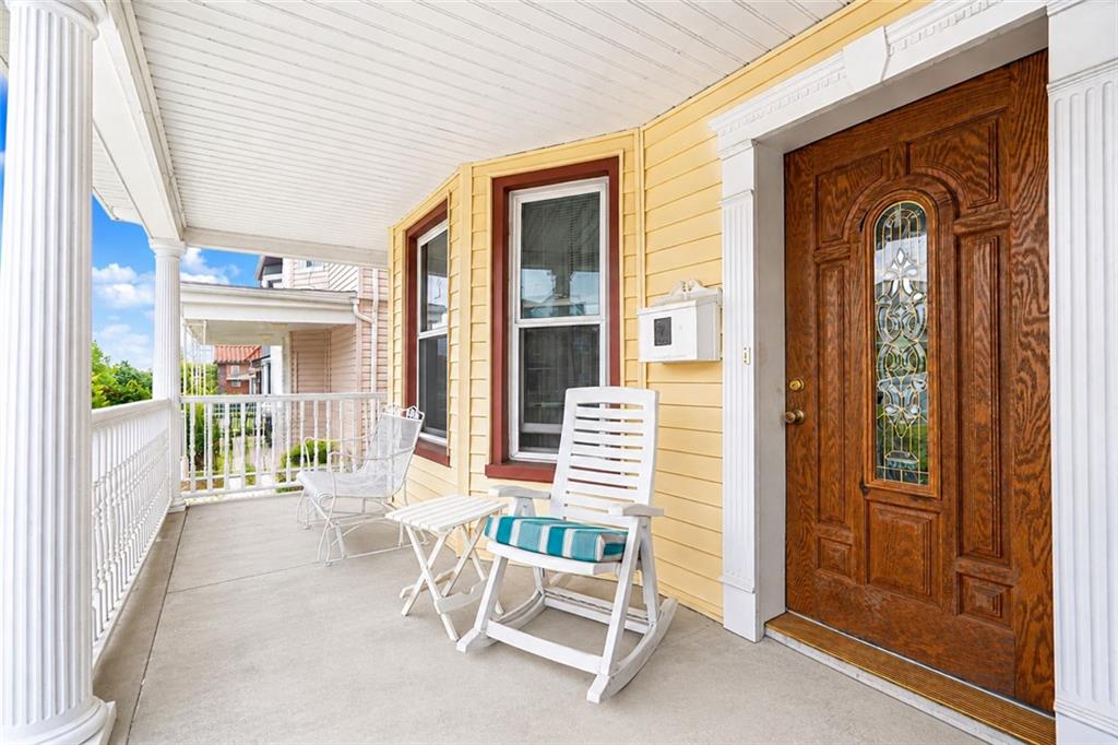 1352 Bay Ridge Parkway Property Photo 3
