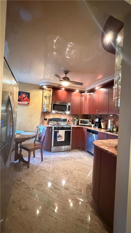 2271 Knapp Street 6e Property Photo 2
