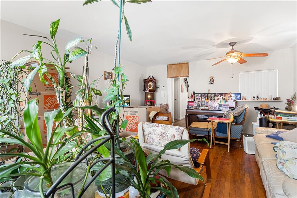 12239 Long Street Property Photo 5