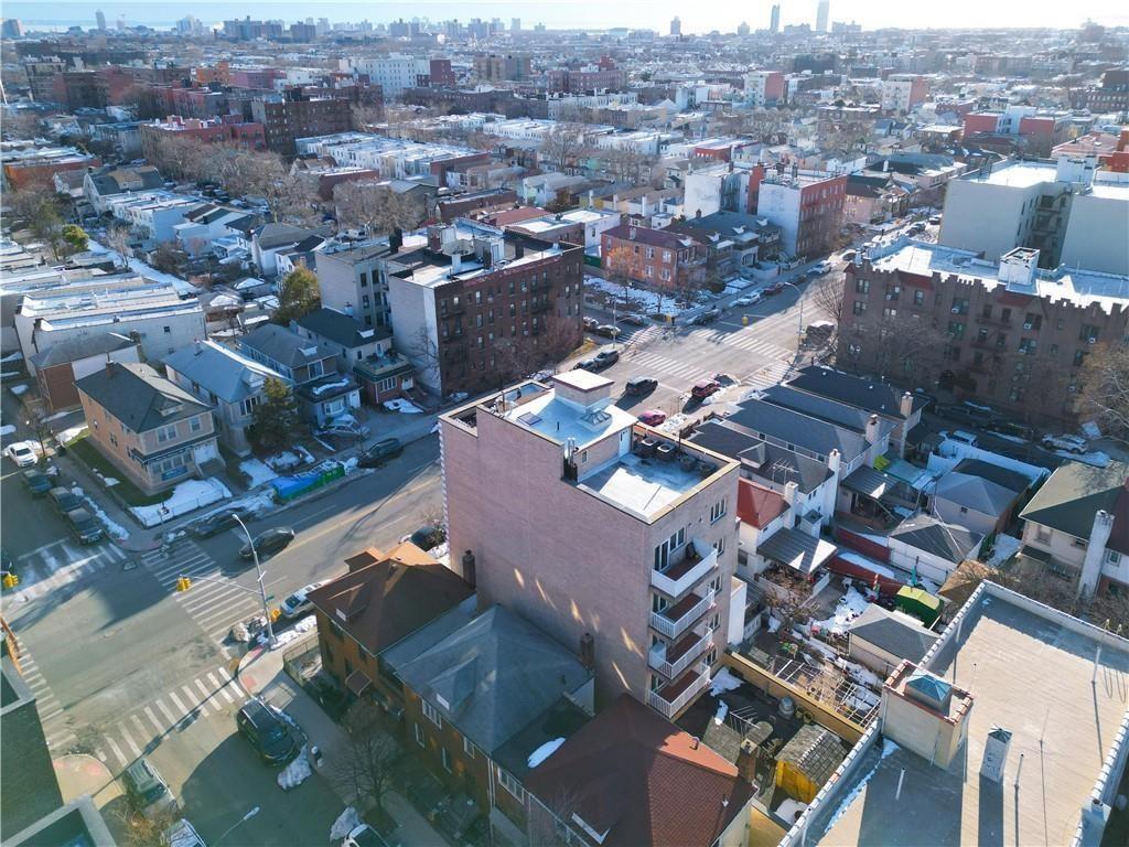 339 Avenue P 2a Property Photo 27