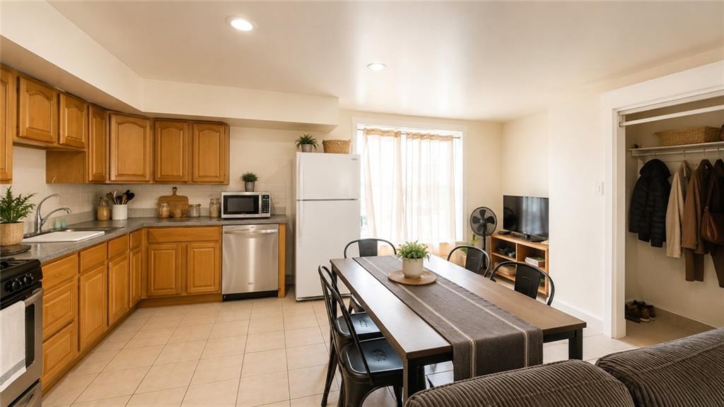 2630 Harway Avenue Property Photo 3
