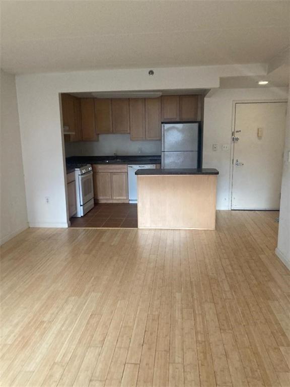 837 Washington Avenue 4a Property Photo 5
