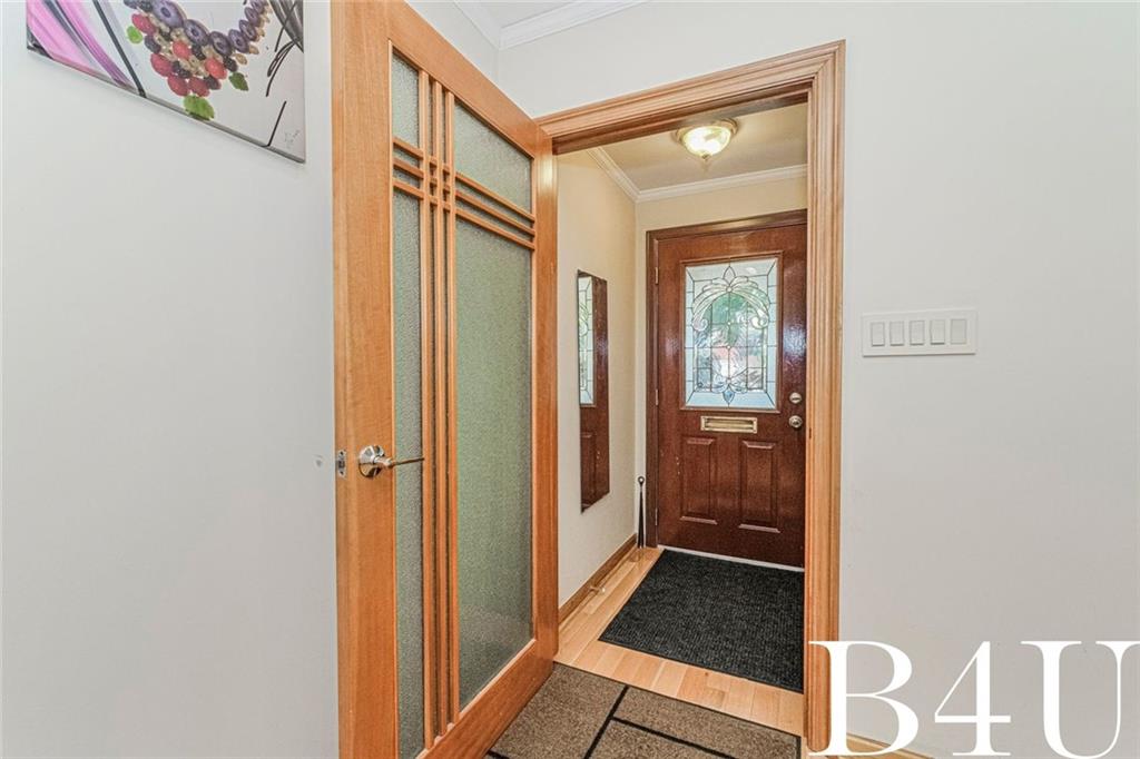 1972 Ford Street Property Photo 6