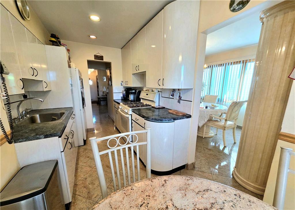 7209 Avenue U Property Photo 5