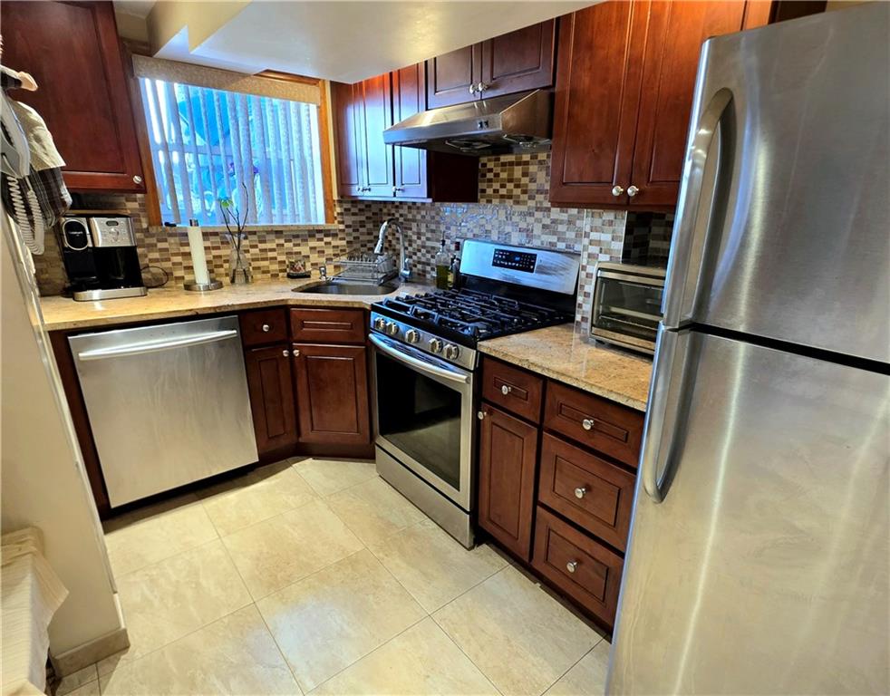 7209 Avenue U Property Photo 8