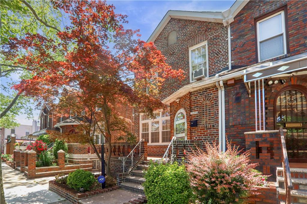 1424 East 49th Street Property Photo 1