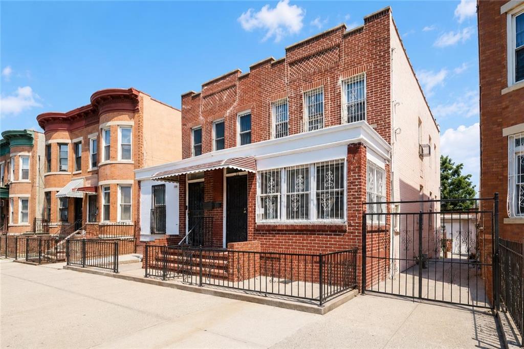 193 Forbell Street Property Photo 2