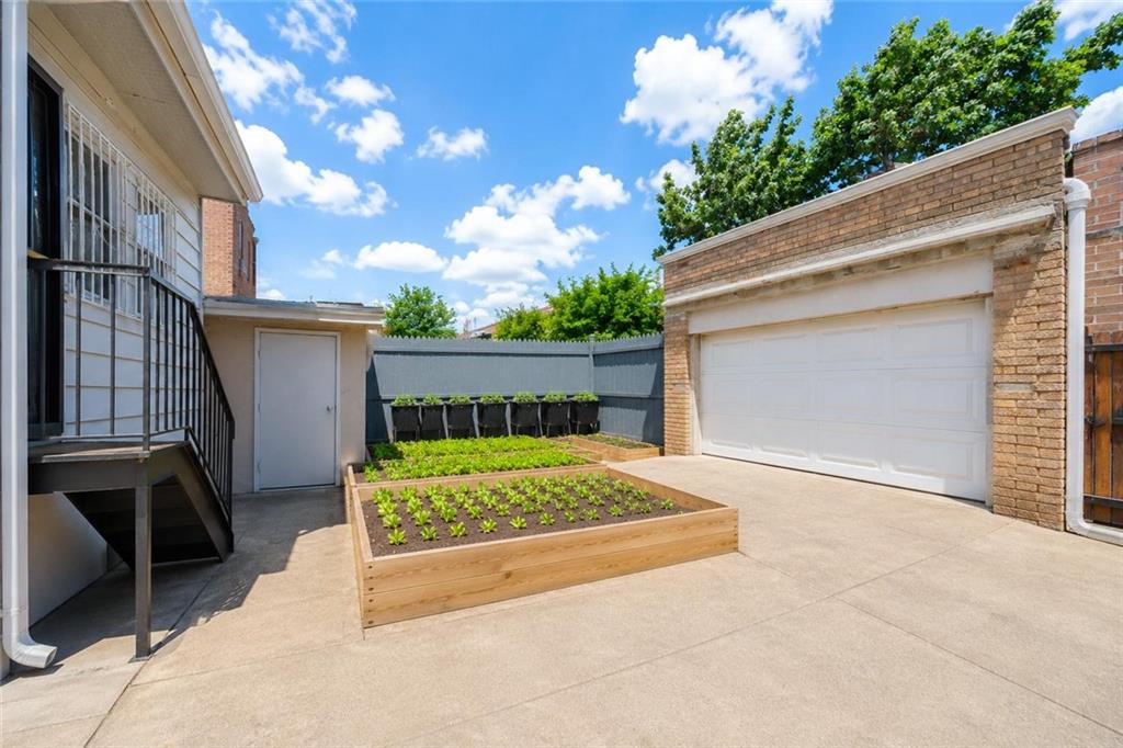 193 Forbell Street Property Photo 4