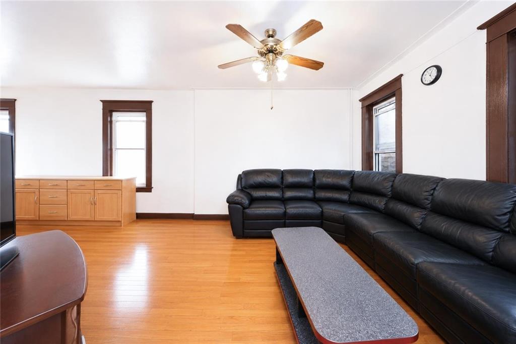 193 Forbell Street Property Photo 6
