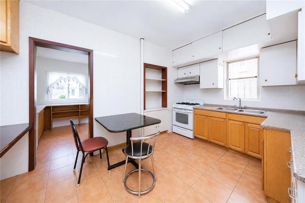 193 Forbell Street Property Photo 8