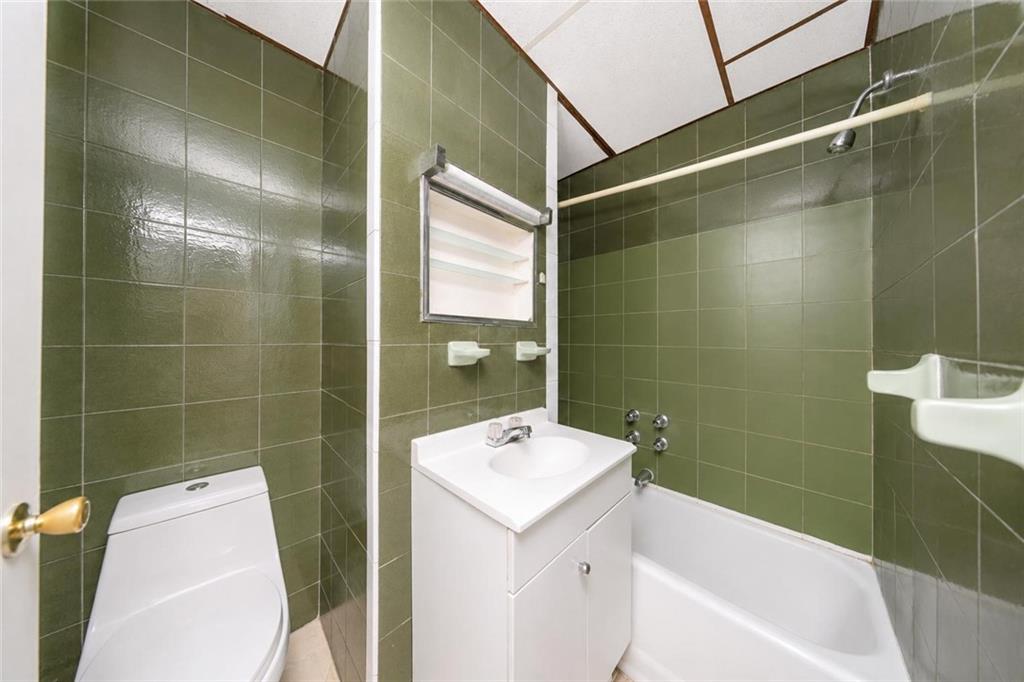 33 Avenue U Property Photo 19