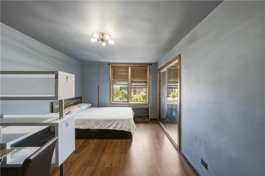 1075 Sheepshead Bay Road 7b Property Photo 4