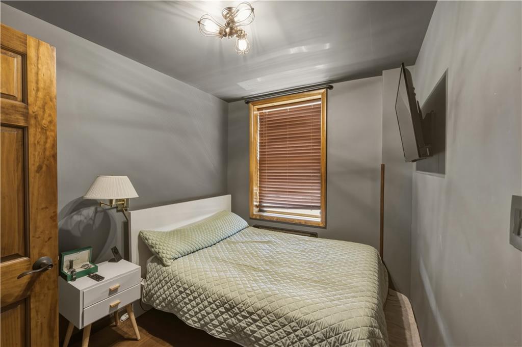 1075 Sheepshead Bay Road 7b Property Photo 6