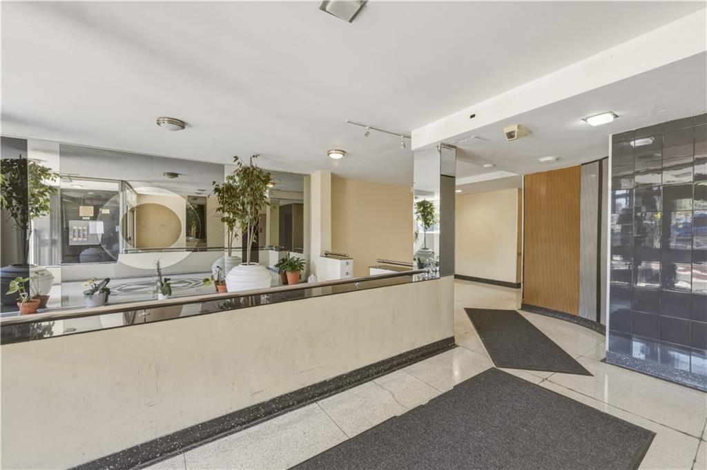 1075 Sheepshead Bay Road 7b Property Photo 20