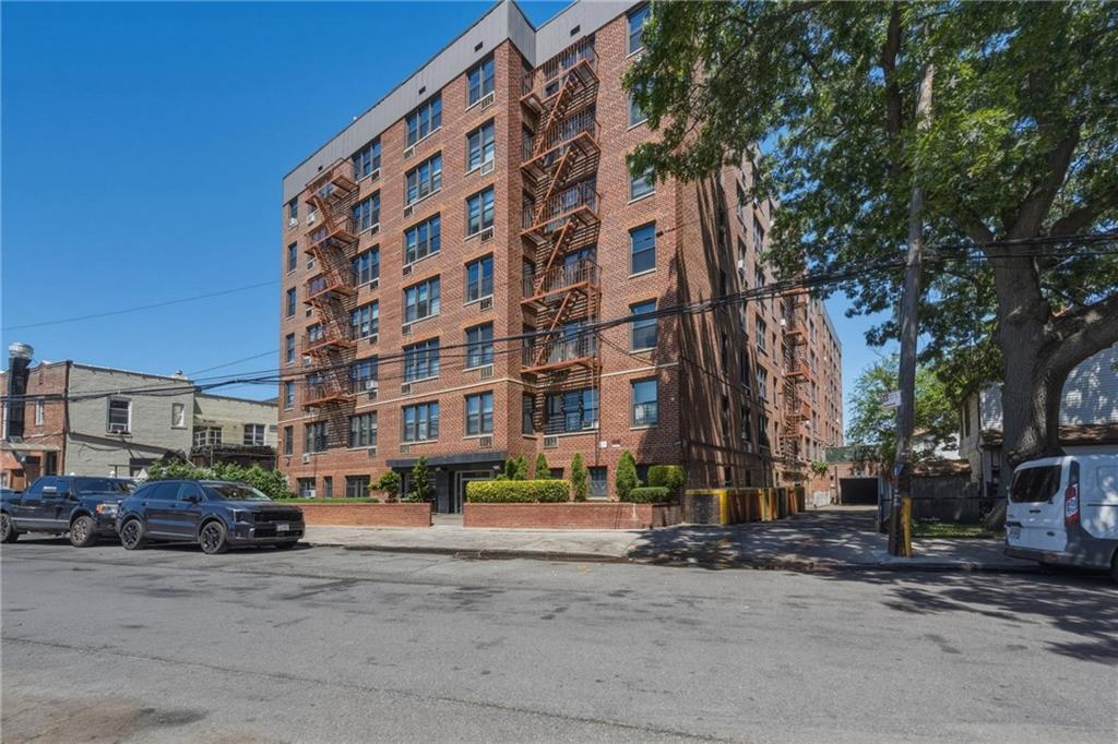 1075 Sheepshead Bay Road 7b Property Photo 22