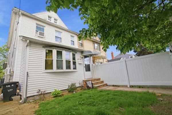 10219 213th Street Property Photo 2