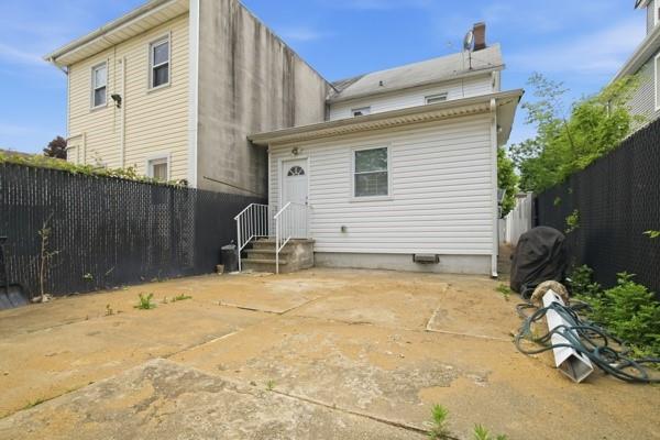 10219 213th Street Property Photo 8