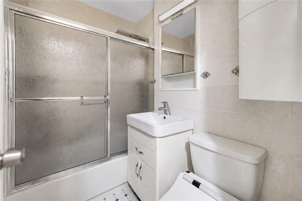 2610 Ocean Parkway 2d Property Photo 4