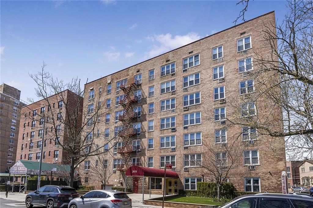 2610 Ocean Parkway 2d Property Photo 6