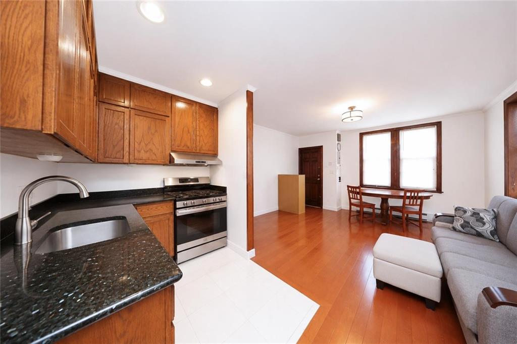 1390 West 7th Street Property Photo 5