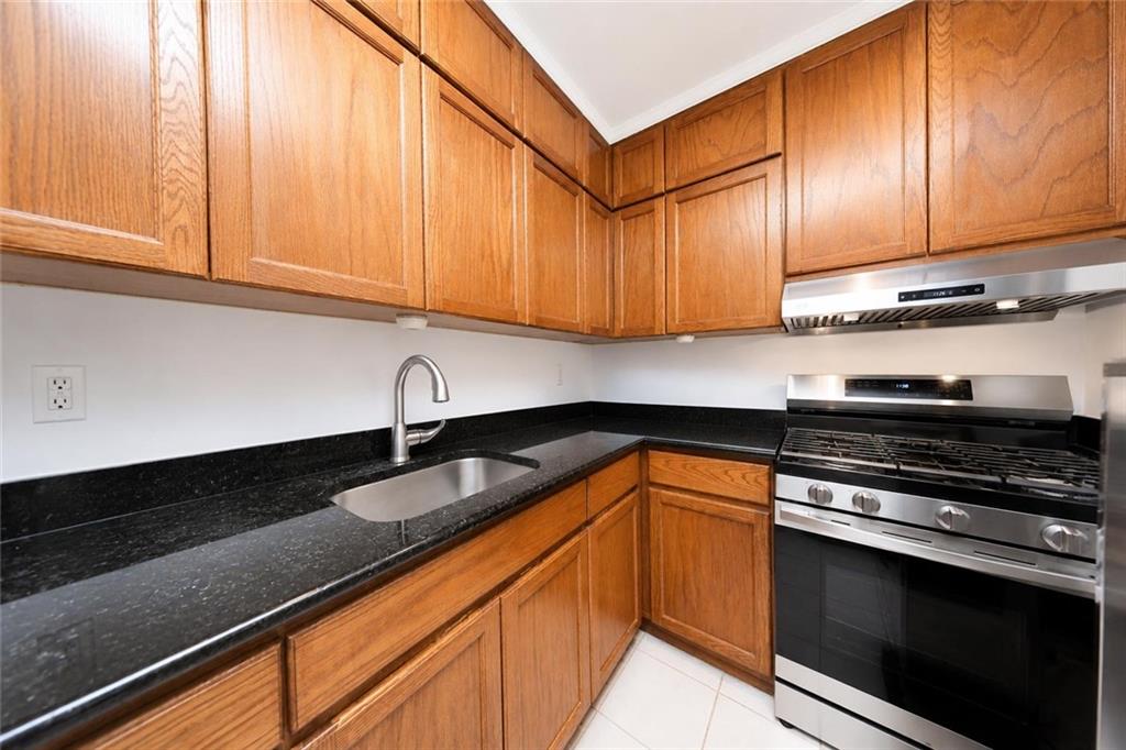 1390 West 7th Street Property Photo 7
