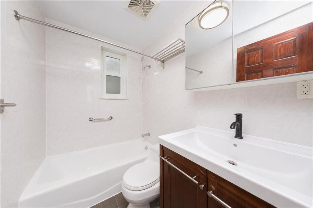 1390 West 7th Street Property Photo 12
