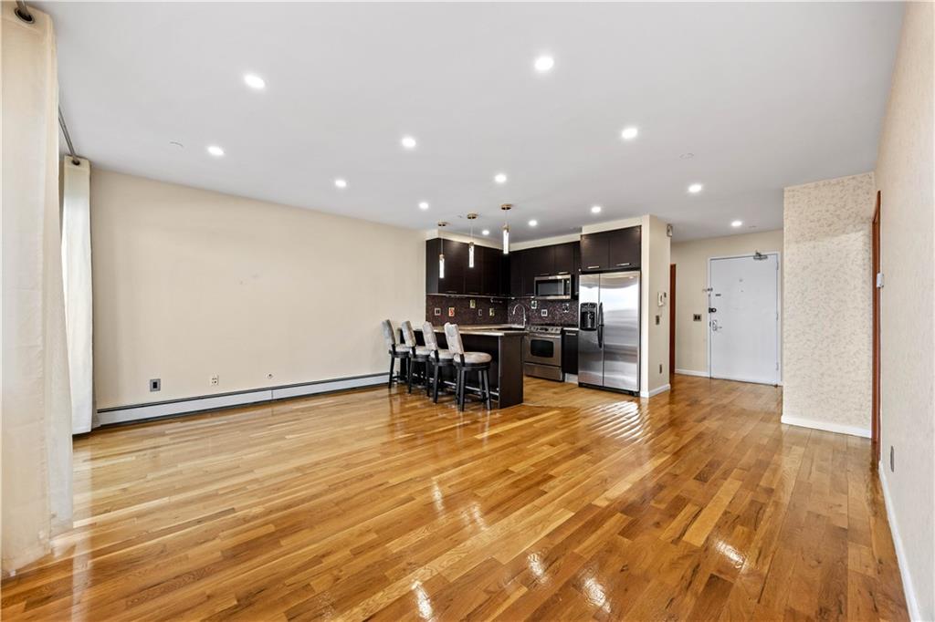 2615 East 17th Street 5d Property Photo 2