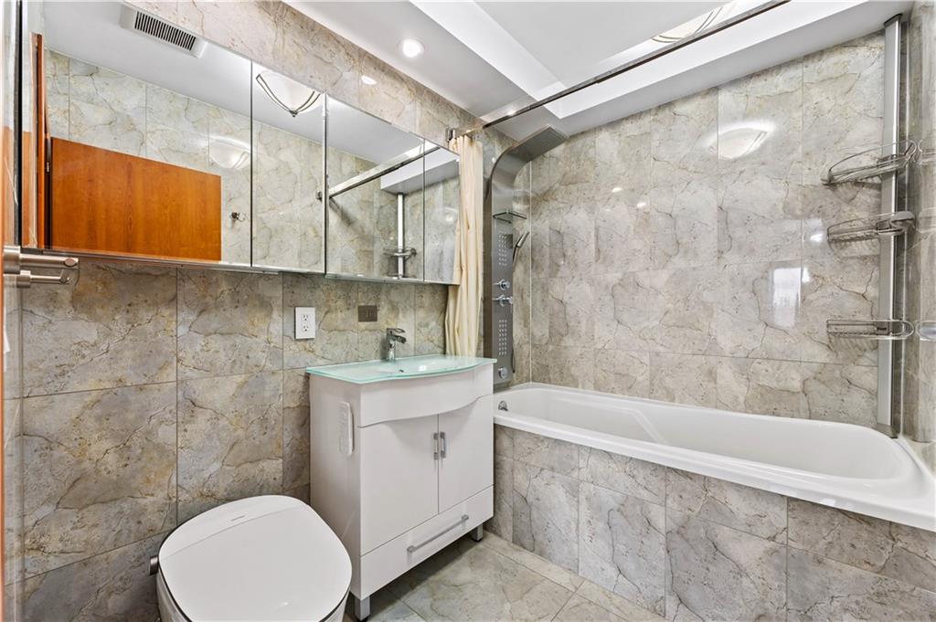 2615 East 17th Street 5d Property Photo 14