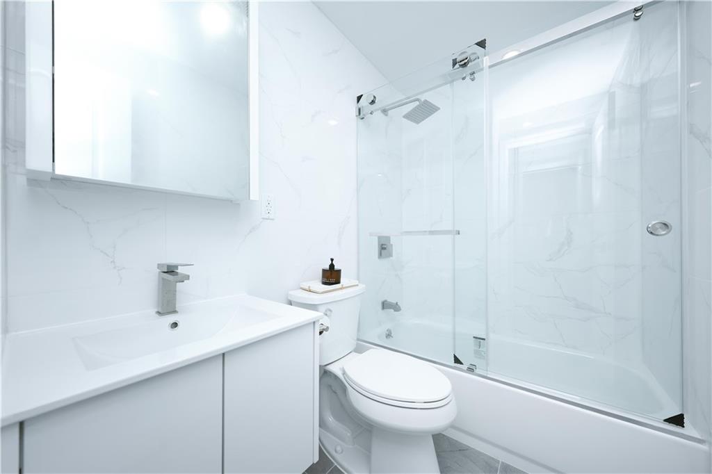 1725 68th Street #3r Property Photo 6