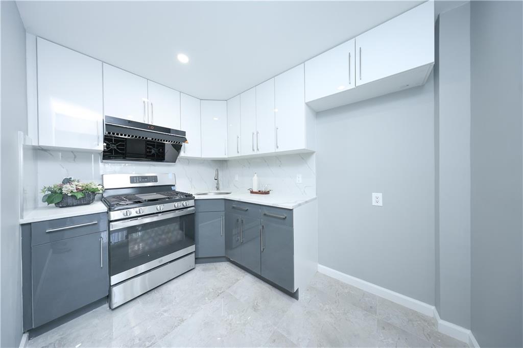 1725 68th Street #3r Property Photo 7