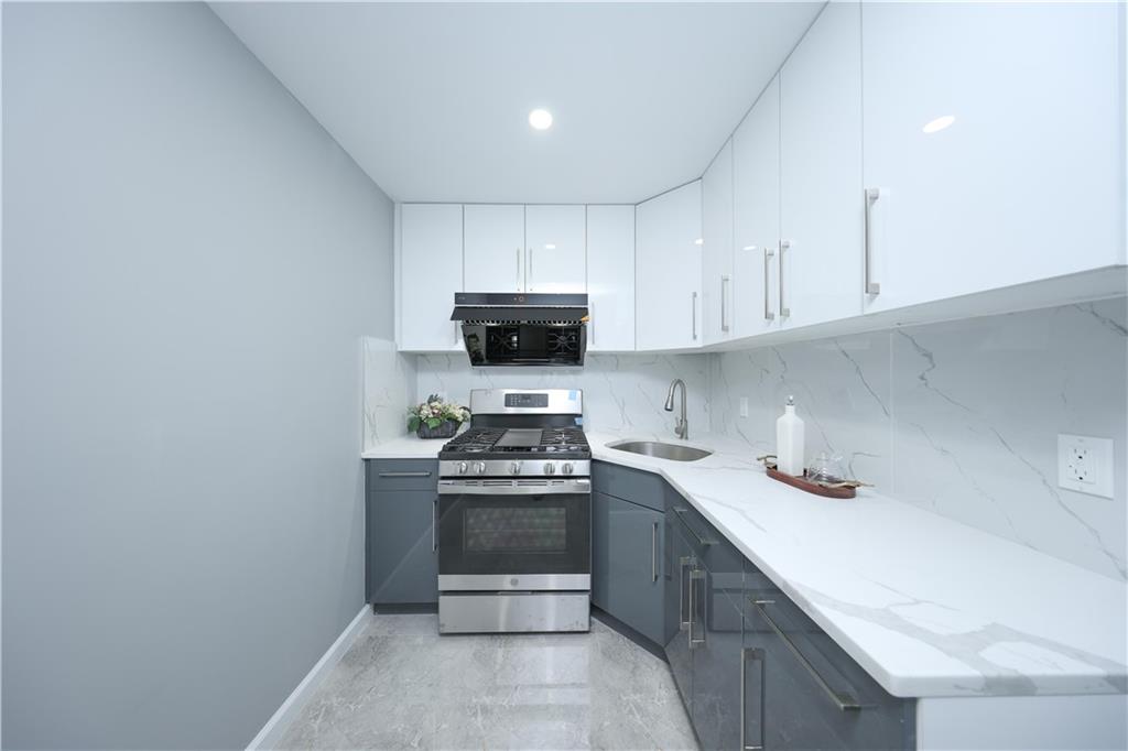 1725 68th Street #3r Property Photo 8