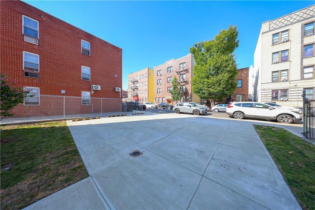 1725 68th Street #3r Property Photo 14