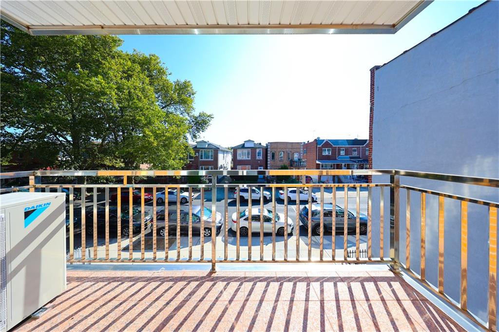 1725 68th Street #3r Property Photo 17