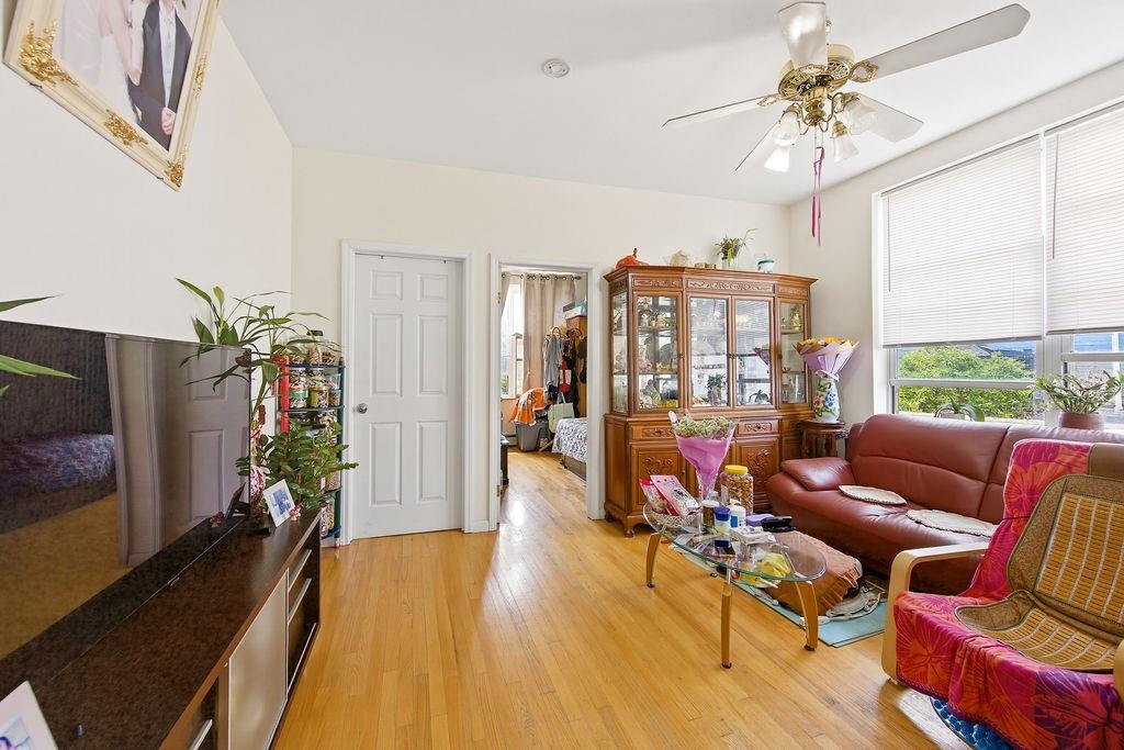 72 Bay 38th Street Property Photo 4