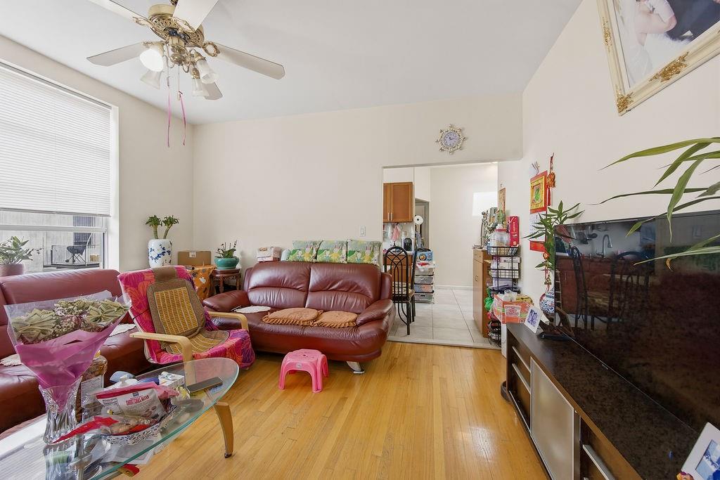 72 Bay 38th Street Property Photo 6