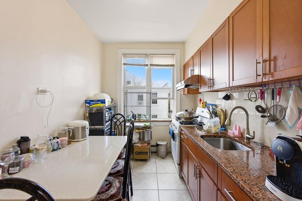 72 Bay 38th Street Property Photo 7