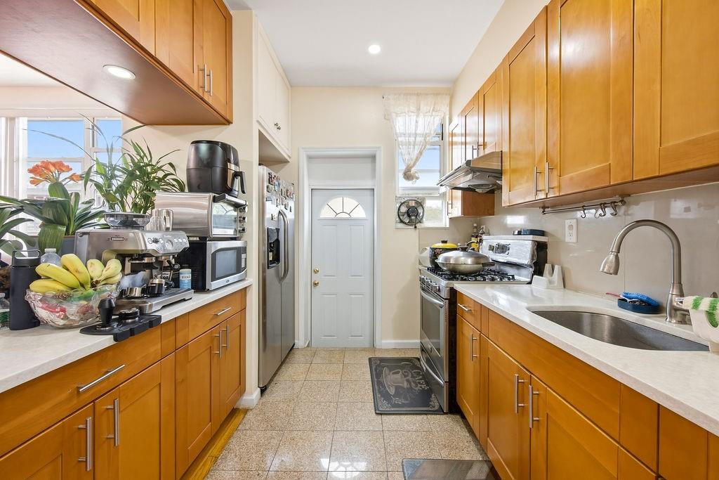 72 Bay 38th Street Property Photo 13