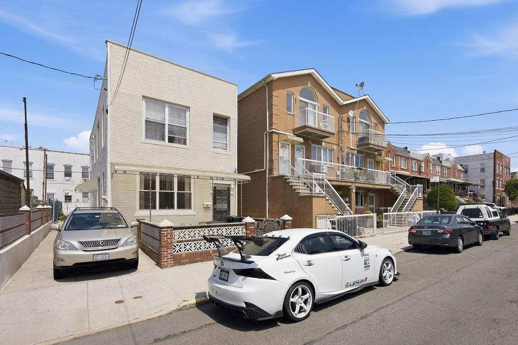 72 Bay 38th Street Property Photo 29