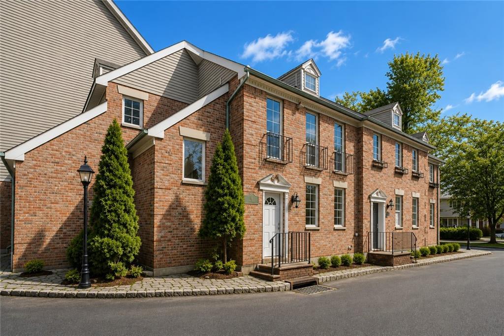 12 Lexington Lane Property Photo 1