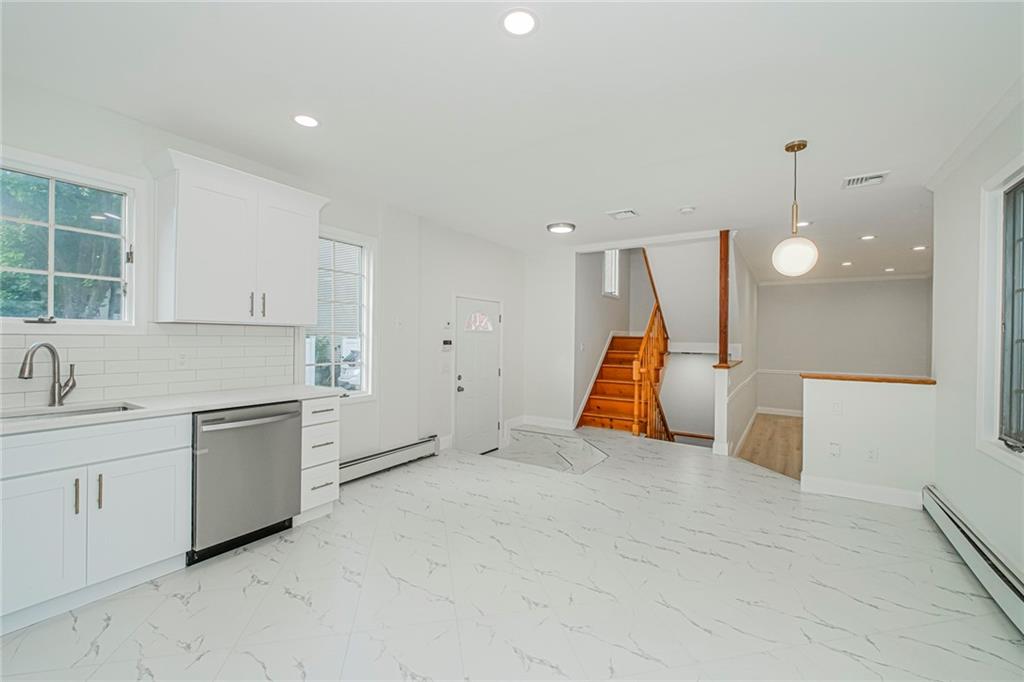 12 Lexington Lane Property Photo 6