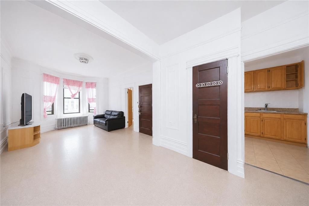 665 59th Street Property Photo 3