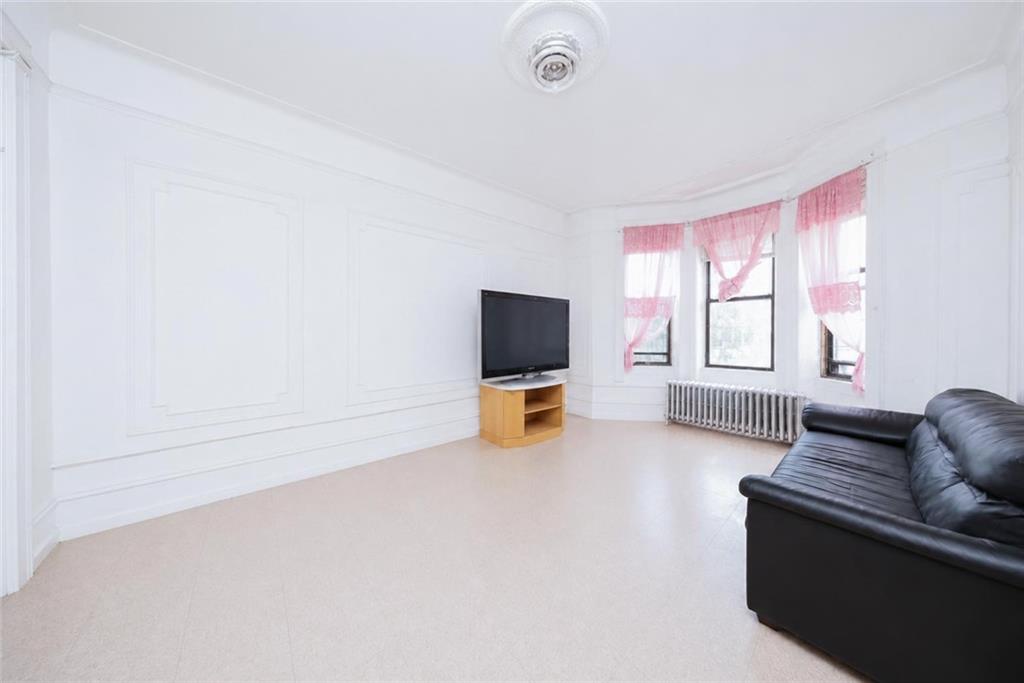 665 59th Street Property Photo 4