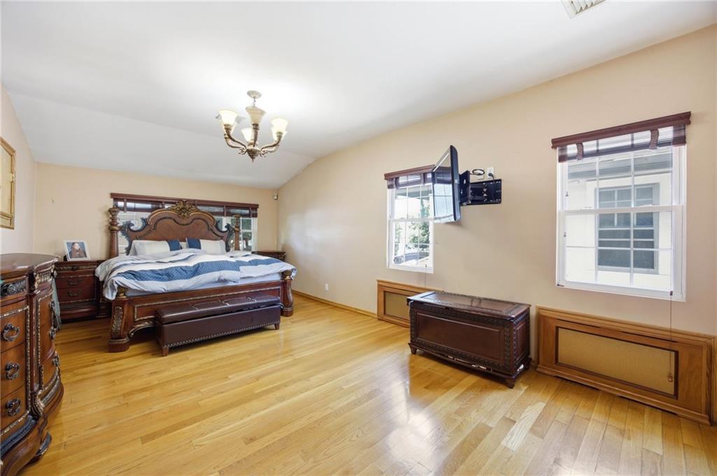 1739 East 26th Street Property Photo 15