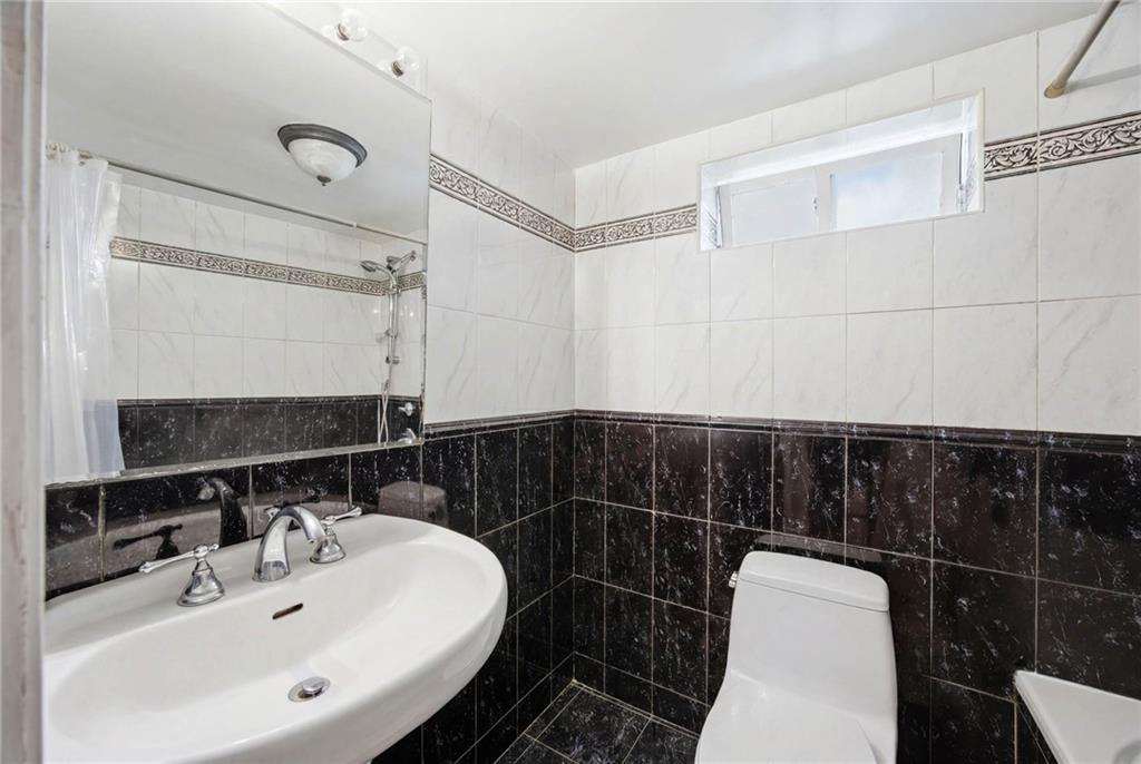 1739 East 26th Street Property Photo 25