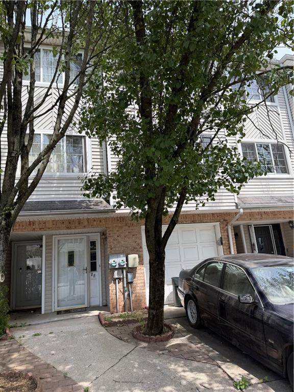 28 White Oak Lane Property Photo 1