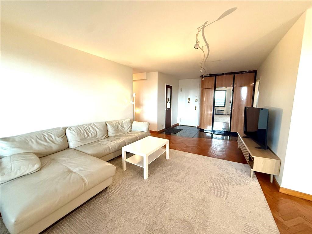 601 Surf Avenue 10h Property Photo 7