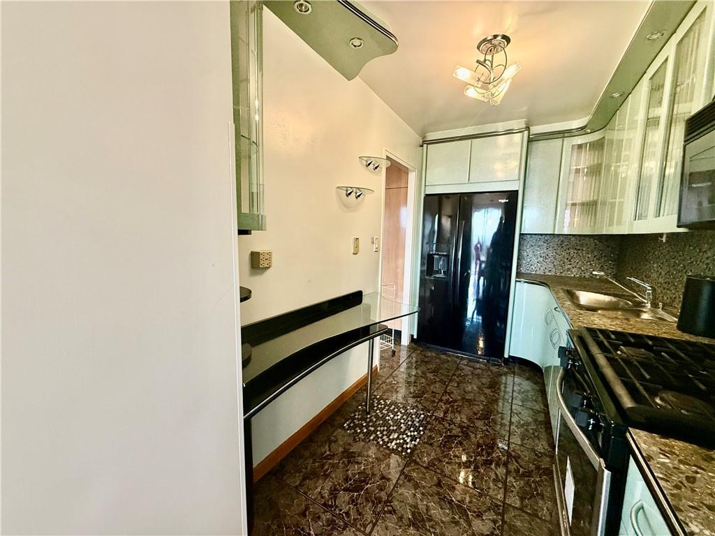 601 Surf Avenue 10h Property Photo 13