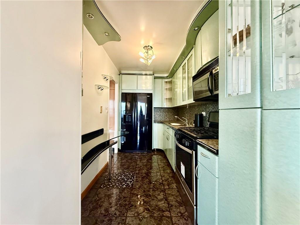 601 Surf Avenue 10h Property Photo 15