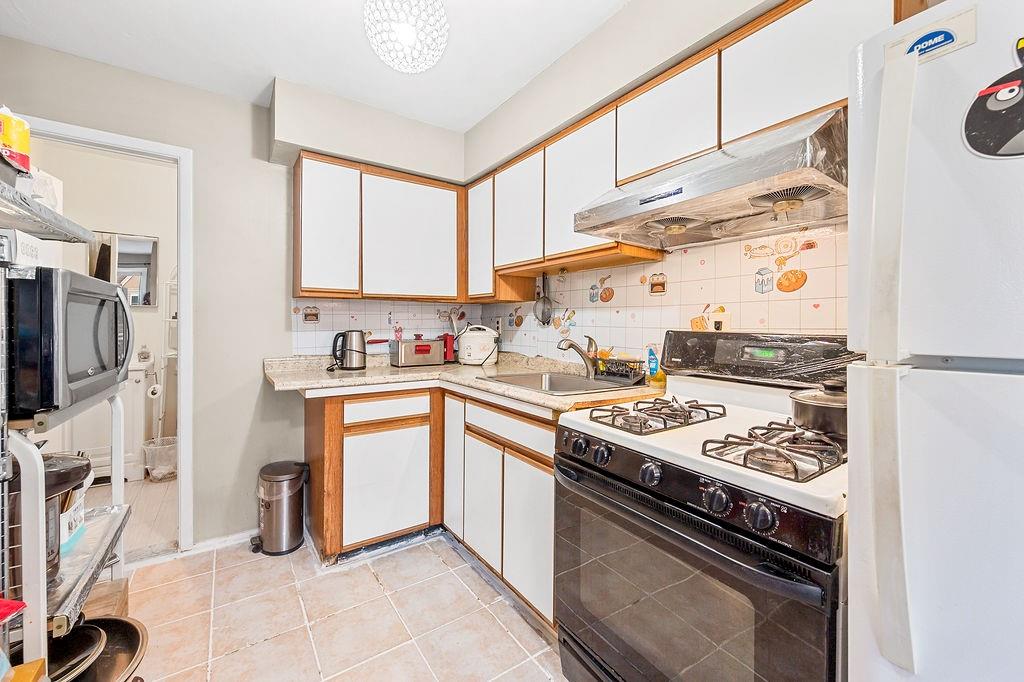 7 Andrea Court Property Photo 8