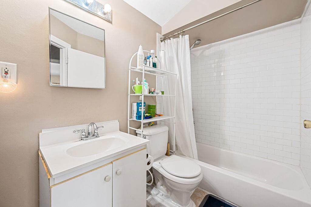 7 Andrea Court Property Photo 13